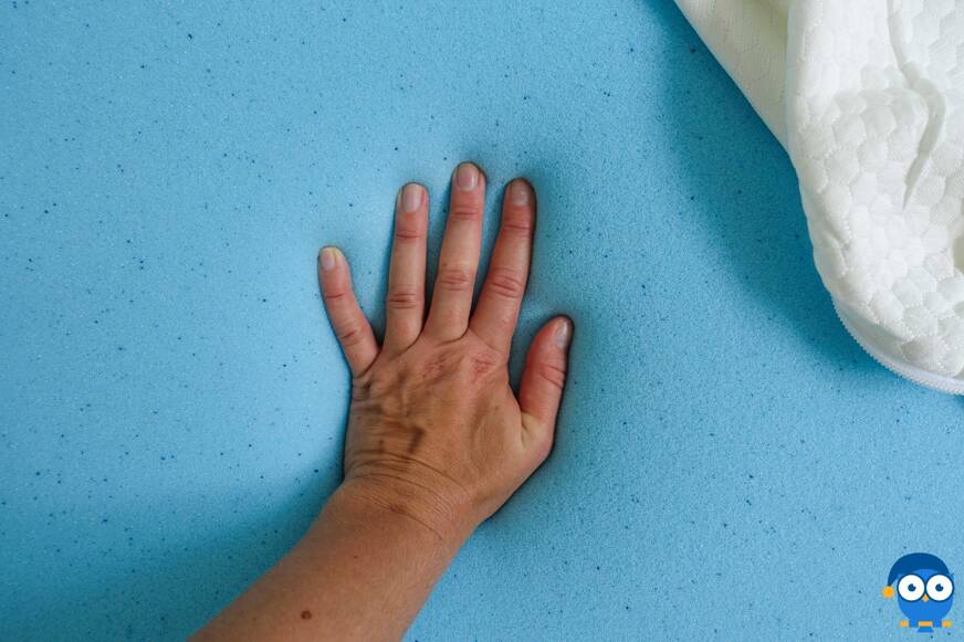 Memory Schaum Matratze mit Hand